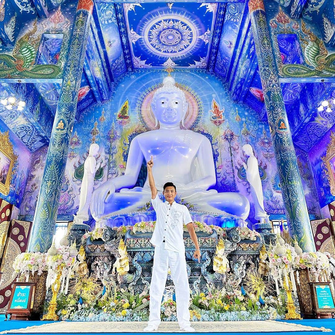 木下レオンのインスタグラム：「✨  #インスタご祈祷ライブ  9月14日  午前七時前後スタート🙏  ✨  REON COLLECTIONをお持ちの方は  お手元に準備の上でお願いいたします🙏  ✨  改めて、詳しい参加方法は  HPのメニュー「ご祈祷ライブ」からご確認くださいませ‼️  #プロフィールからどうぞ  ✨  ライブ中の貴女のコメント  天に送ります🐉  ✨  やっぱ愛やろ❣️」