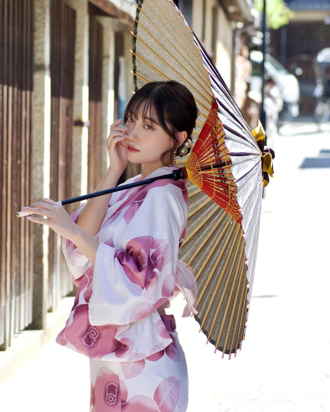 柚木ふゆさんのインスタグラム写真 - (柚木ふゆInstagram)「・ ・ ・ 京の街 ・ ・ ・ ・ ・ ・ ・ ・ ・ ・ ・ ・ ・ ・ ・ #instaphoto #portrait #portraitphotography #photo #photography #model #film #camera #japan #japanesegirl #girl #ポートレート #京都旅行 #被写体 #ワンピース #ビジョビ #サロンモデル #京都 #京都観光 #写真好きな人と繋がりたい #古民家 #古民家暮らし #黒髪ロング #人像攝影 #人物攝影 #浴衣 #浴衣アレンジ #浴衣ヘア #浴衣女子 #浴衣ヘアアレンジ」9月12日 22時04分 - fuyu_yuzuki