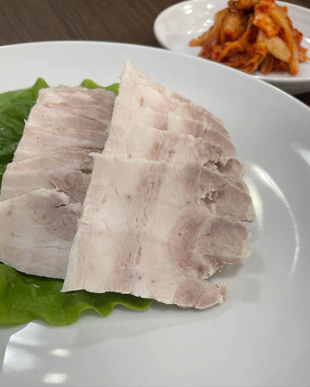 小川薫さんのインスタグラム写真 - (小川薫Instagram)「【韓食】 . 毎月の楽しみになっているホッホさん✨ 3枚目のサルボウ貝が美味しくて マッコリを飲みながらずっと食べ続けられる。 お腹がいっぱいになっても またすぐに食べたくなる味ばかり。 . #ホッホ  #韓国料理 #韓食酒菜ホッホ #大阪韓国料理 #salondeclover  #サロンドクローバー #小川薫 #料理研究家　#テーブルコーディネーター #堀江 #料理教室　#料理教室」9月12日 21時58分 - salondeclover