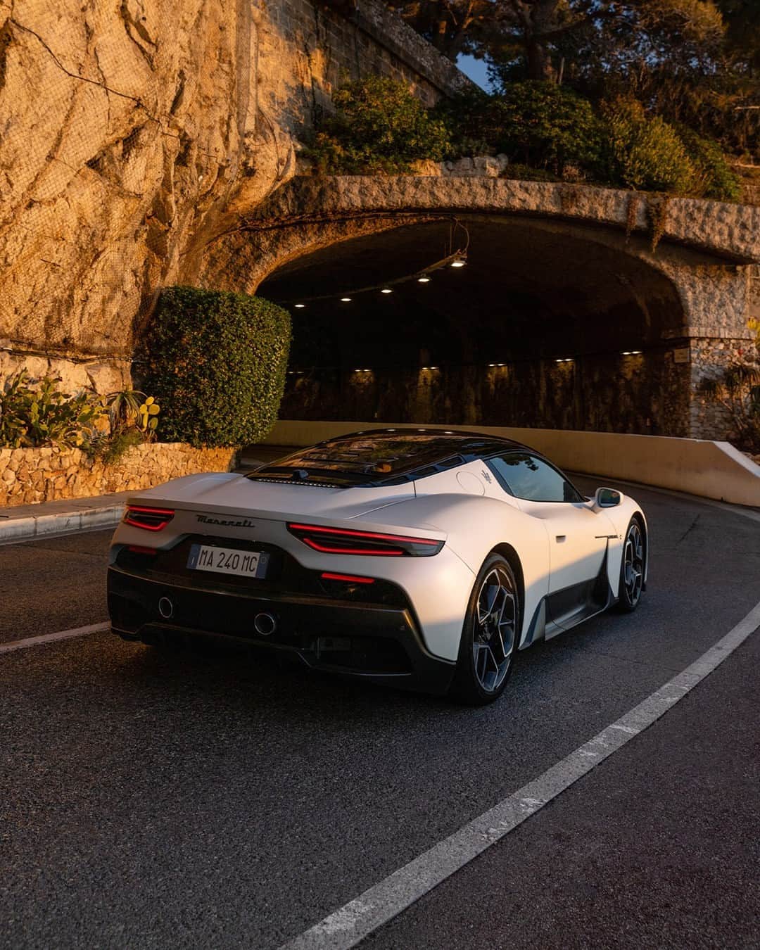 マセラティのインスタグラム：「The V6 Nettuno engine is known for its roar. Tunnels exalt it.⁣ Leave a comment to tell us your favorite tunnels ⬇️⁣ #MaseratiMC20Cielo #Maserati」