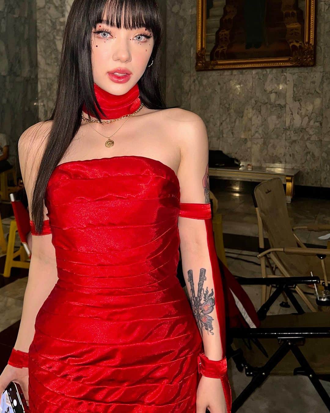 ヤンニーン・ワイゲルさんのインスタグラム写真 - (ヤンニーン・ワイゲルInstagram)「Why u so obsessed w me🏹💔」9月12日 22時01分 - jannineweigel