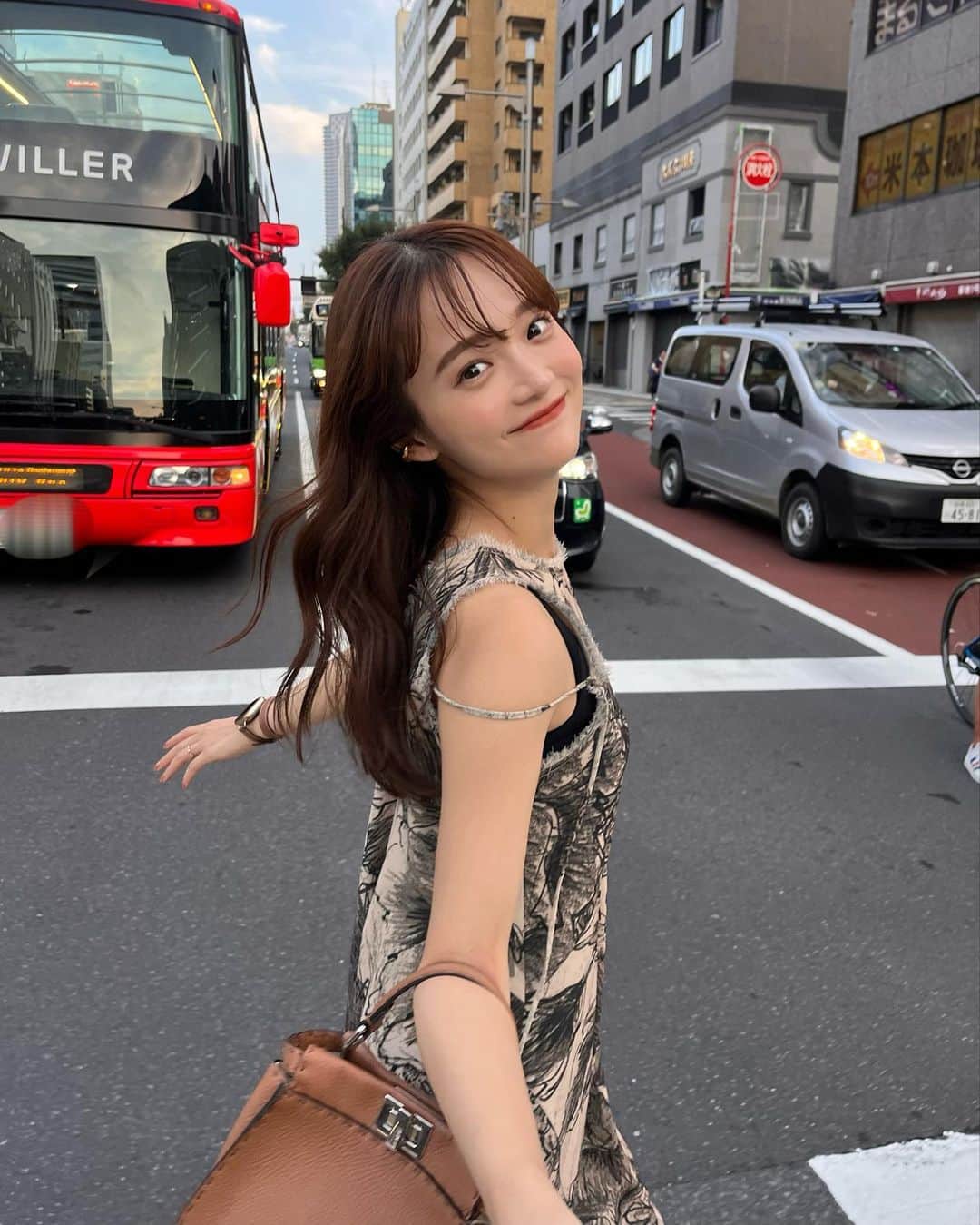 田久保夏鈴のインスタグラム：「涼しくなったなーと思ってたけど、まだまだ暑かった🫠☀️ 仕事頑張り時です！！ バタバタしてて3日も投稿空いてしまったー！！」