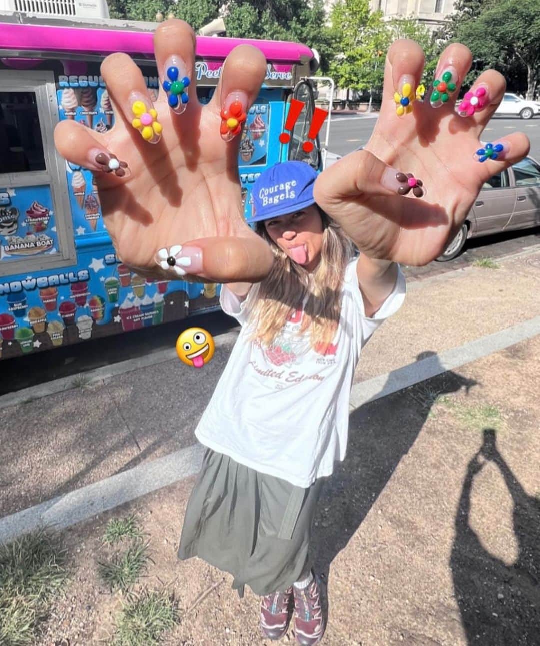 Britney TOKYOのインスタグラム：「凸凹花🌼🌸🌺 @willowroth   #3dnailart #britneytokyo」