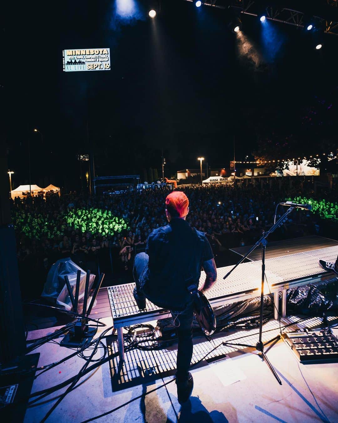 ニック・マーティンのインスタグラム：「Harrisburg was wild the other night! Rain started coming down during the set, the vibes were on point & we can’t thank you enough for creating such a special night.  Buffalo, NY tonight! Boston tomorrow!  How’s everyone holding up out there?」