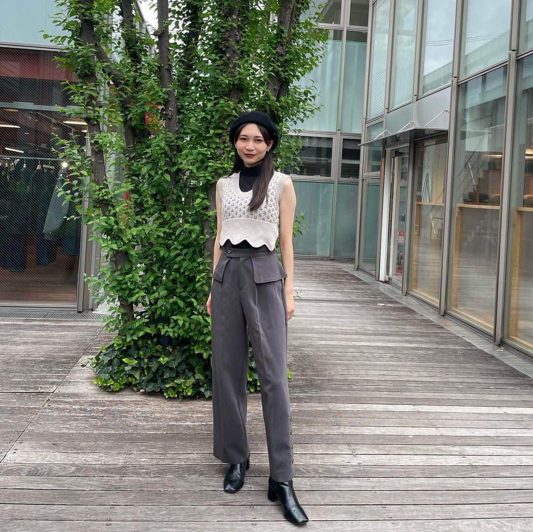 庄司芽生さんのインスタグラム写真 - (庄司芽生Instagram)「暑さに耐えられない…けど、気分はすっかり秋…な日の #めいの服 🦭🍐」9月12日 22時11分 - mei_tokyogirlsstyle