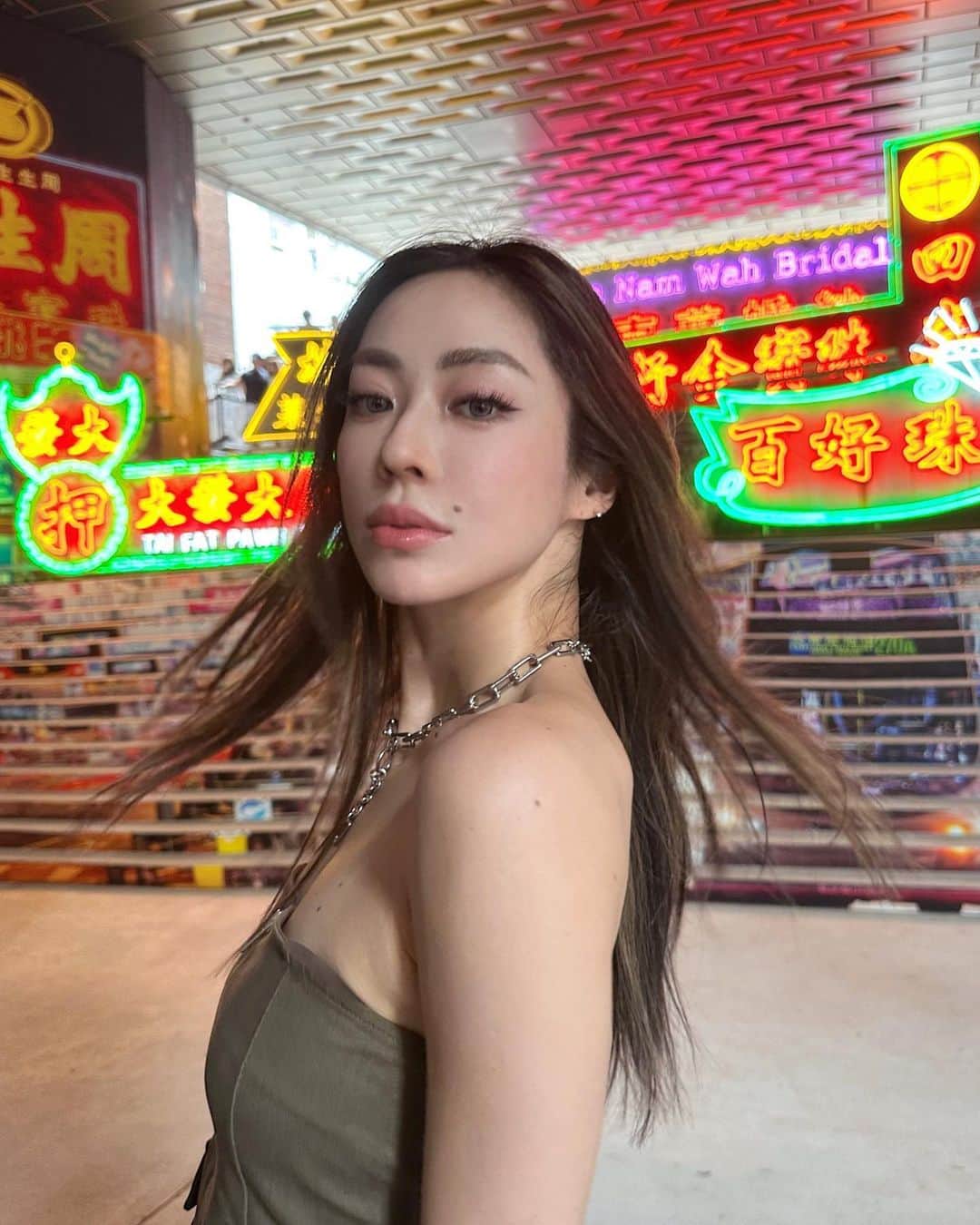のインスタグラム：「I LOVE HOME KONG ⚡️✨💕 #毎日投稿challenge  @linahxoxo  #homekong #hongkong」