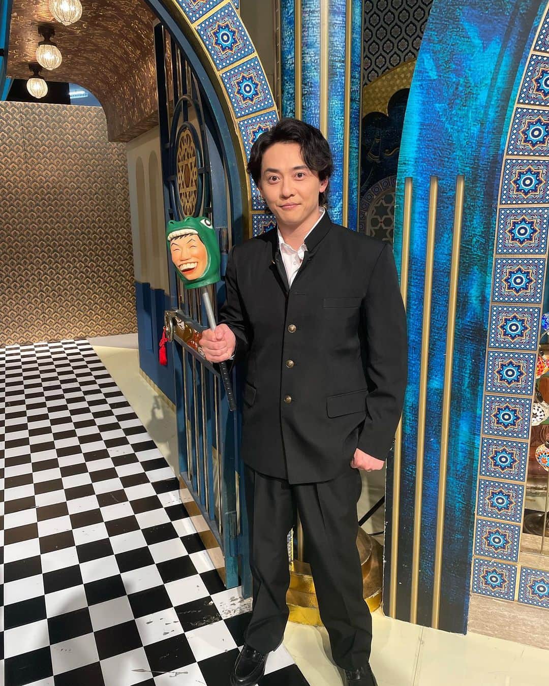 ホリプロ Actorのインスタグラム：「. #石垣佑磨  今夜20:00〜日本テレビ「踊る！さんま御殿!!」にゲスト出演。 学園ドラマ以来、久しぶりの学ラン姿で『ごくせん』感がほんのすこーしだけ漂っています。  そして、深夜26:03〜はTBS「アカデミーナイトG」に出演させていただきます。 ロン・ウィーズリー役として、『呪いの子』の裏話を語り尽くします。  ぜひご覧くださいませ！  #さんま御殿 #ごくせん  #アカデミーナイトg  #ハリポタ舞台 #呪いの子」
