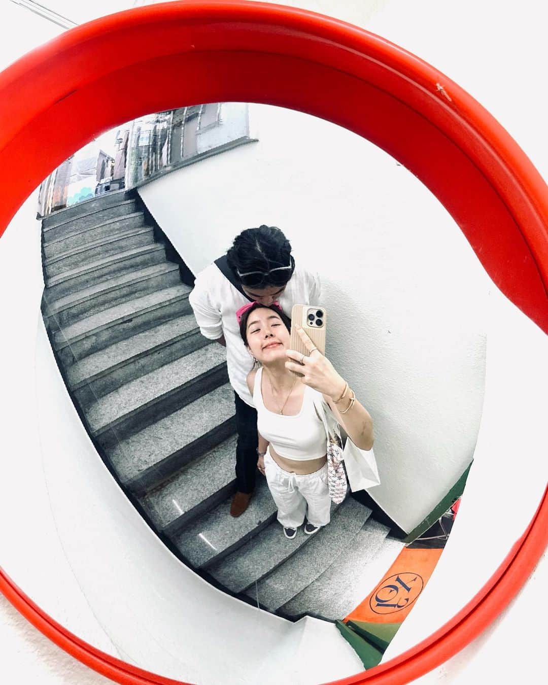 GYEON SEOのインスタグラム：「_* 성수바이브 🖤 . . @hunzgmemo  #hunzgmemo」