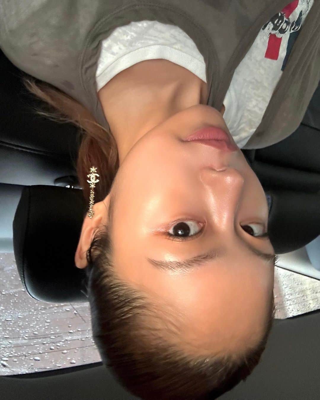 アン・アルムのインスタグラム：「🤍☁️사랸해요☁️9월☁️🩶」