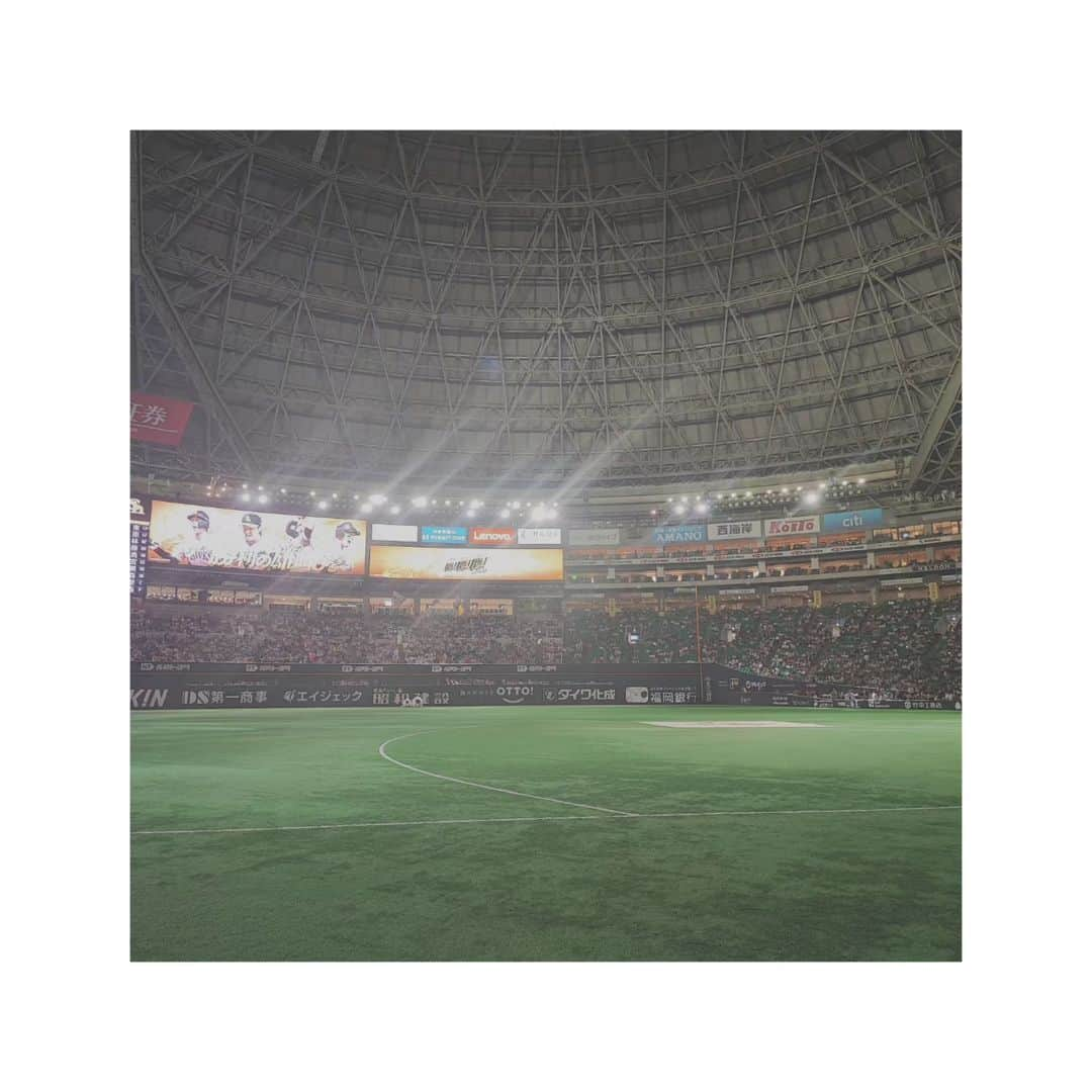 小泉里紗さんのインスタグラム写真 - (小泉里紗Instagram)「初paypayドーム🏟️⁡ ⁡アイスはいってるお酒美味しかった🥃 ⁡ ⁡ #時差投稿⁡ ⁡ #12球場制覇まで残り3球場 ⁡ ⁡ #playersdrink⁡ ⁡ #ギータガーリックライス⁡ ⁡ #ギータハイボール⁡ ⁡ ⁡ #とりかわ竹乃屋 ⁡ ⁡ #グローブは右利き用⁡ ⁡ #paypayドーム ⁡ ⁡ #paypayドームグルメ」9月12日 14時43分 - risa_kizm