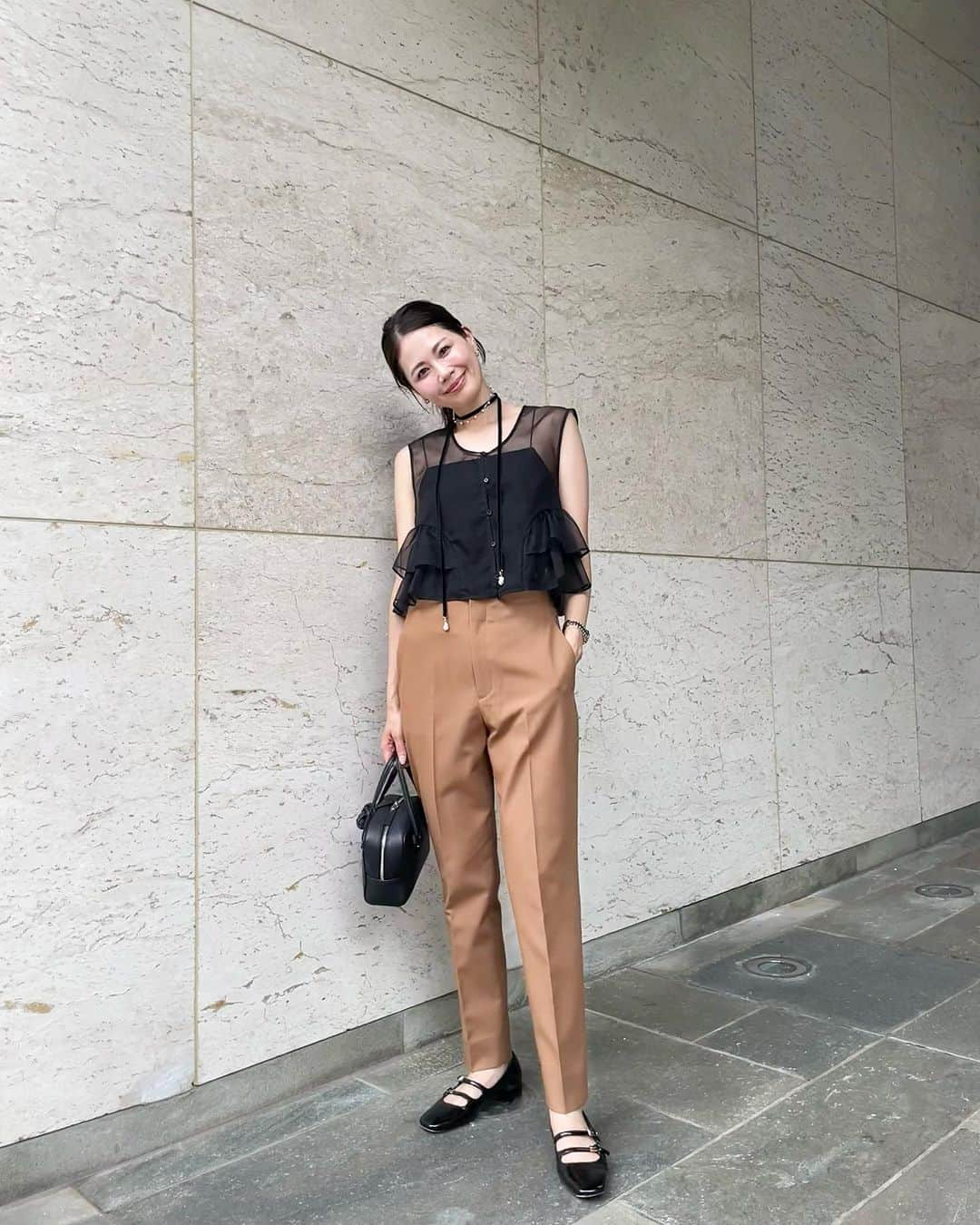 chinatsu614さんのインスタグラム写真 - (chinatsu614Instagram)「The arrival of Autumn in brown trousers. #aewenmatoph #superiorcloset #j1u #ripsalis #vasic ・ ・ ・  昨日は @sa_youu  @reeechan419 とランチしたんだ☺︎  おしゃれな2人に褒めてもらったコーデ。 歳下の友達に褒めてもらえると素直に嬉しい笑  お気に入りのトップスもパンツも360度可愛いのです♥︎ ˒˒  ・ ・ ・ #スーペリアクローゼット  #ブラウンパンツ #イウエンマトフ」9月12日 14時53分 - chinatsu614