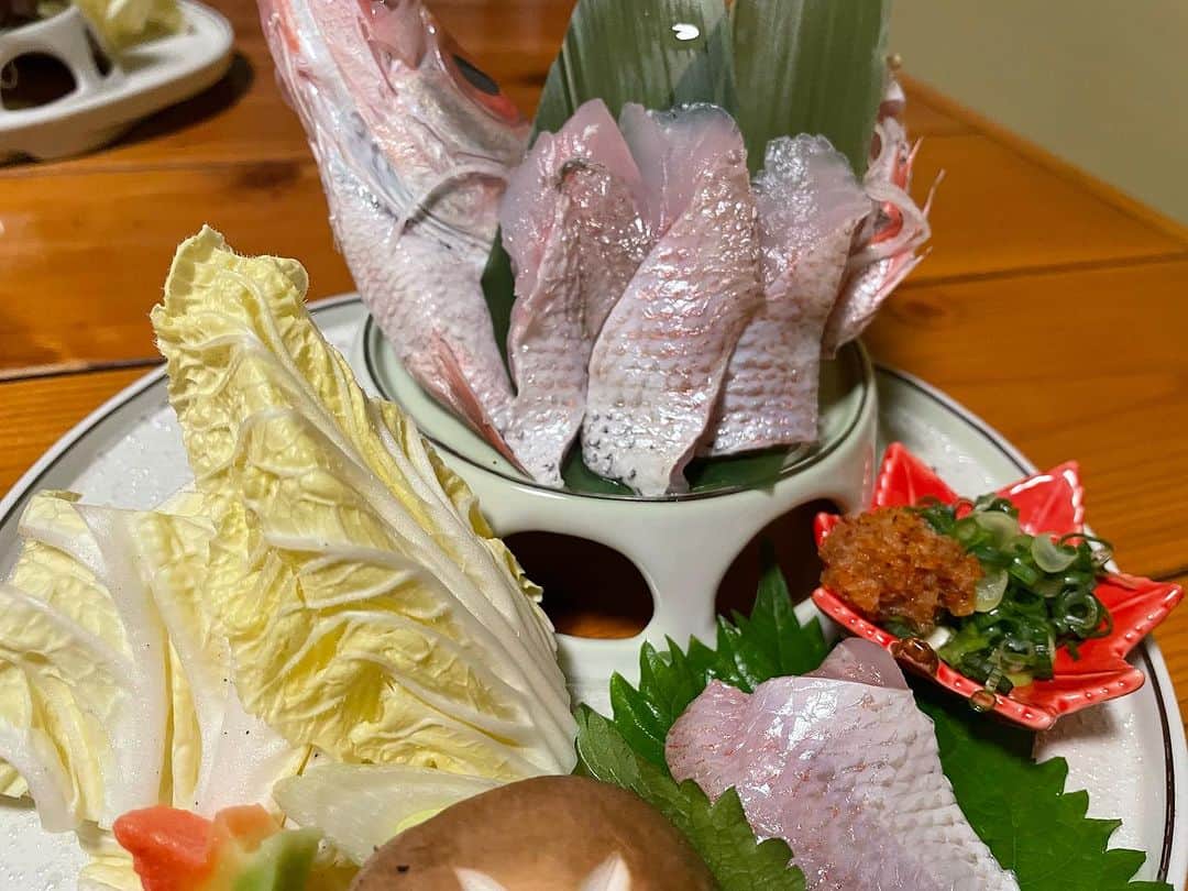 山本隆弘のインスタグラム：「ノドグロのしゃぶしゃぶは絶品やったな〜😍 #ご馳走様でした #鳥取グルメ #食の宝庫」