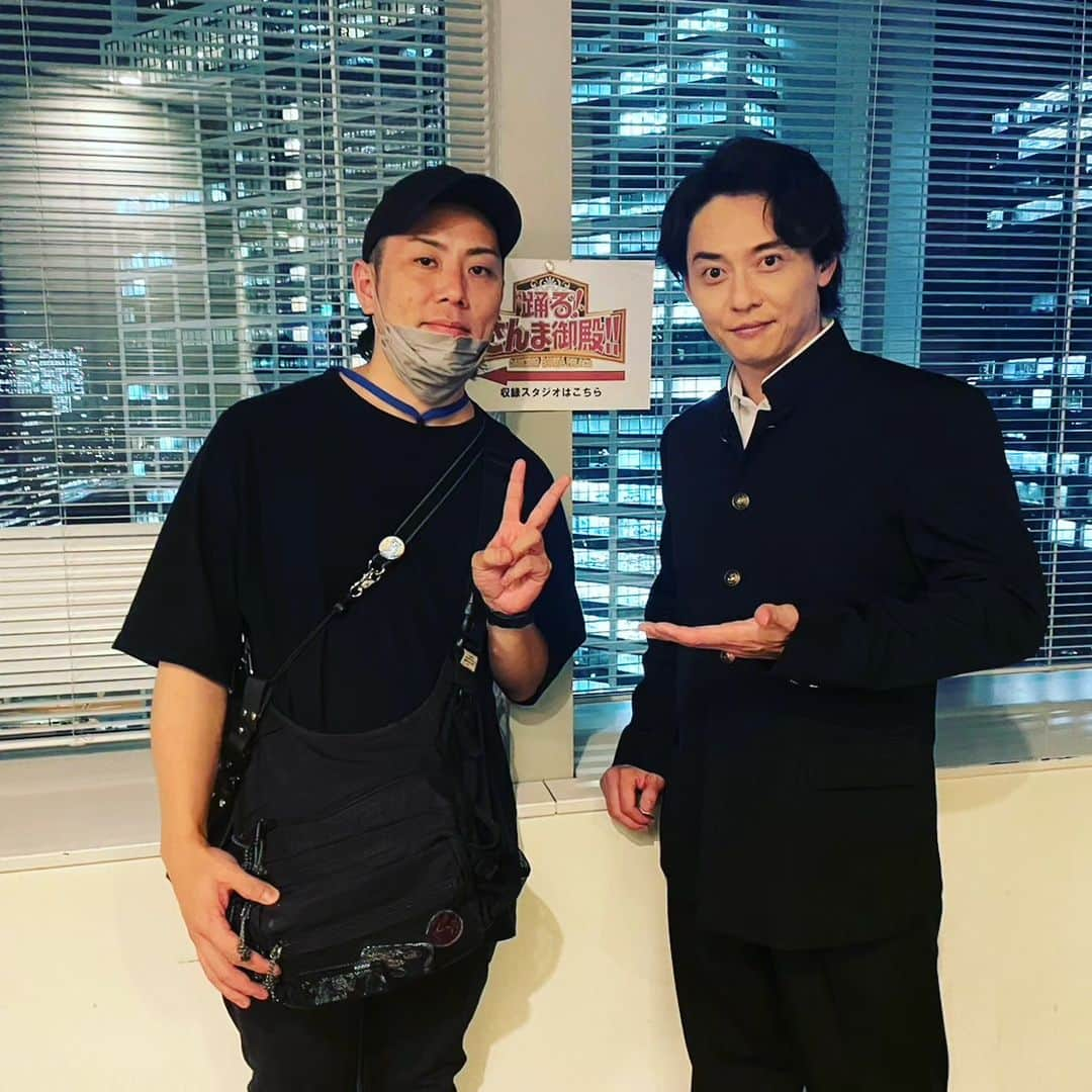 石垣佑磨さんのインスタグラム写真 - (石垣佑磨Instagram)「本日オンエア  踊るさんま御殿に21年ぶりに出演します〜  久しぶりの学ランです。  ごくせんをおもいだしますね！  よかったらご覧ください！  そしてメイクには #どれミゼラブル #コムサDeマンボ　#コムサdemanzai でお世話になったかとうさんと！  #日テレ　#踊るさんま御殿 　#石垣佑磨　#ガキちゃん　#ごくせん」9月12日 15時20分 - yumaxishigaki