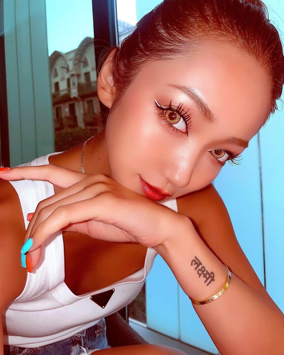鈴木愛美のインスタグラム：「: 𝐖𝐡𝐢𝐭𝐞 𝐥𝐢𝐧𝐞🤍」