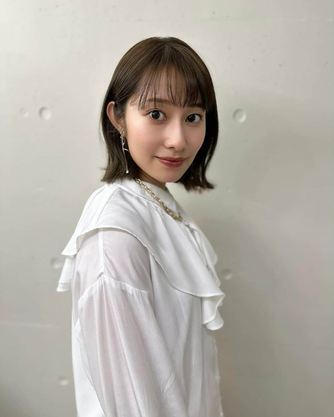 桜井玲香のインスタグラム：「ドラマイズム #灰色の乙女  第2話 今夜放送です🤍 MBS 25:04〜 TBS 25:33〜  蔦子さん大暴走回みてねー🦒💛」