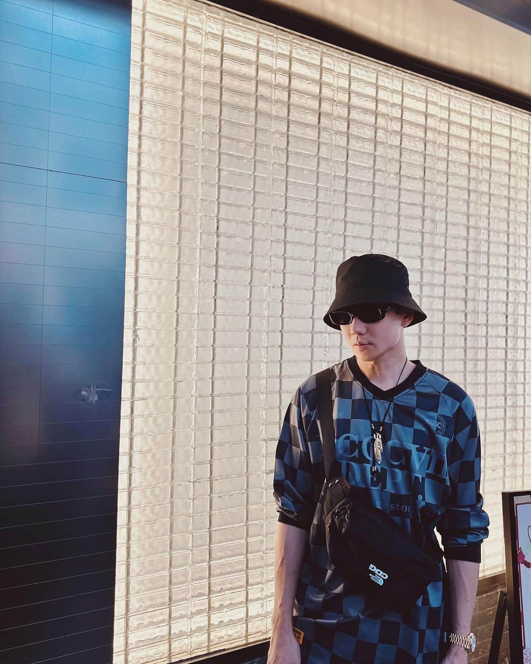 林俊傑さんのインスタグラム写真 - (林俊傑Instagram)「Guangzhou, Bruce Lee’s hometown  廣州，李小龍的故鄉  #roadtoJJ20 #belikewater」9月12日 16時30分 - jjlin