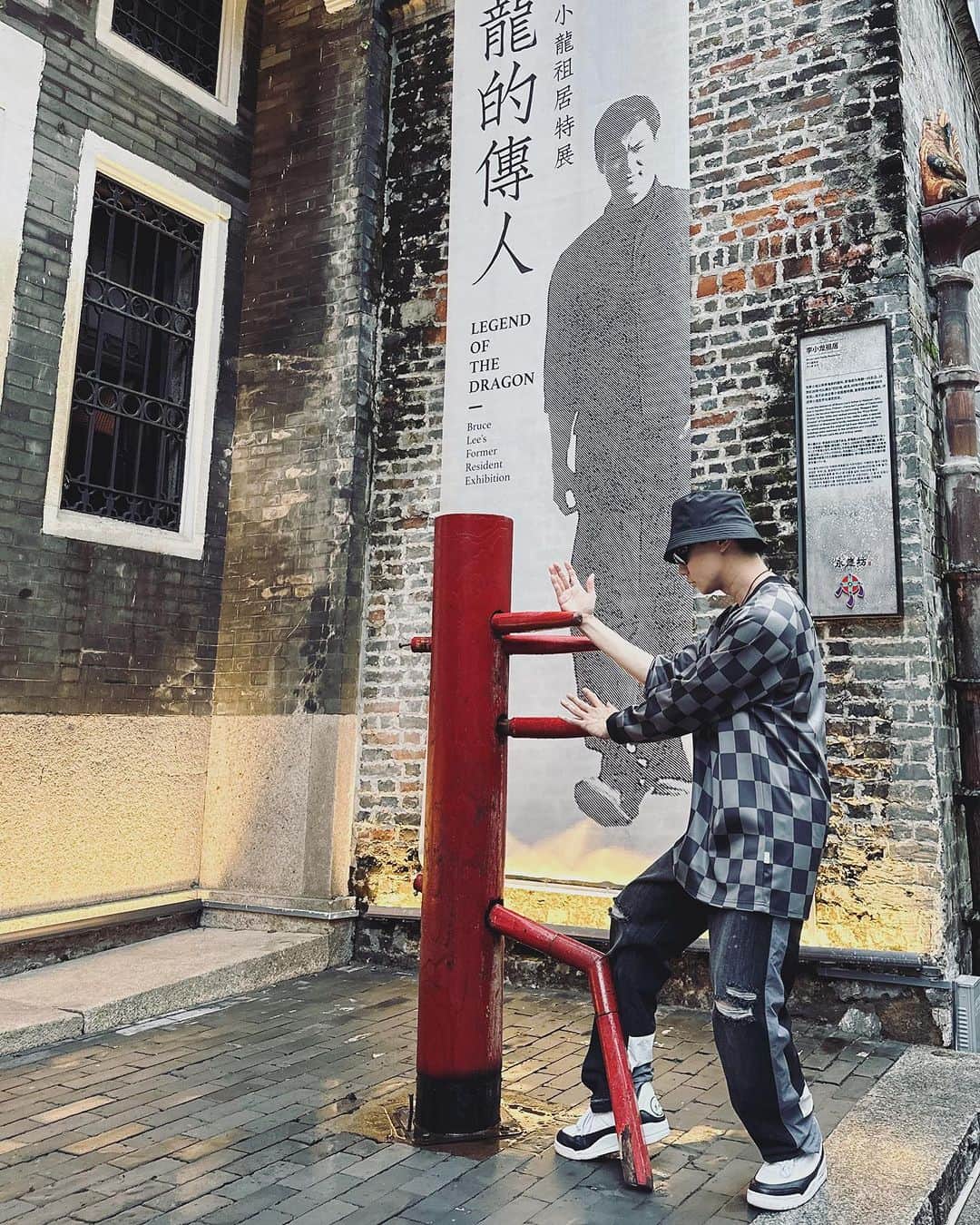 林俊傑さんのインスタグラム写真 - (林俊傑Instagram)「Guangzhou, Bruce Lee’s hometown  廣州，李小龍的故鄉  #roadtoJJ20 #belikewater」9月12日 16時30分 - jjlin