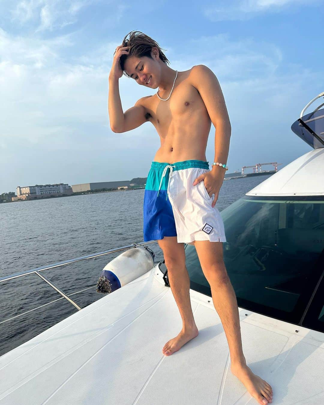 新井谷悠さんのインスタグラム写真 - (新井谷悠Instagram)「thank you for the best summer!!!!  最高の夏をありがとう.  #summer #ootd #happy #ocean」9月12日 16時57分 - araiyahalu