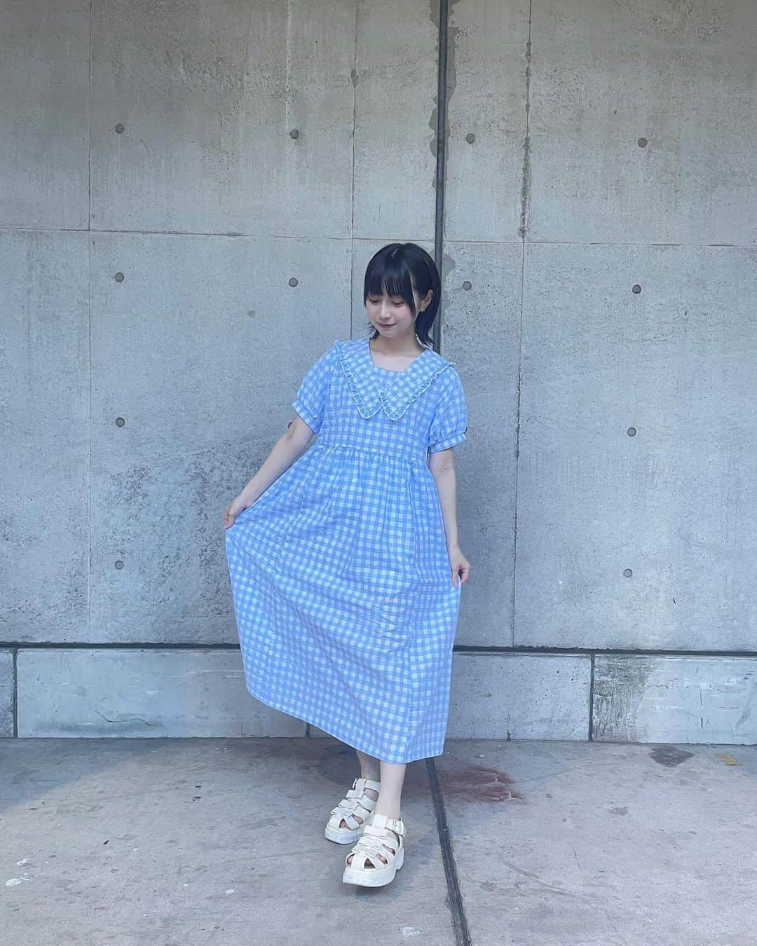 山田杏華さんのインスタグラム写真 - (山田杏華Instagram)「⁡ ⁡ みずいろのチェックのワンピースかわいい🧊🩵」9月12日 16時53分 - kyoka_1103