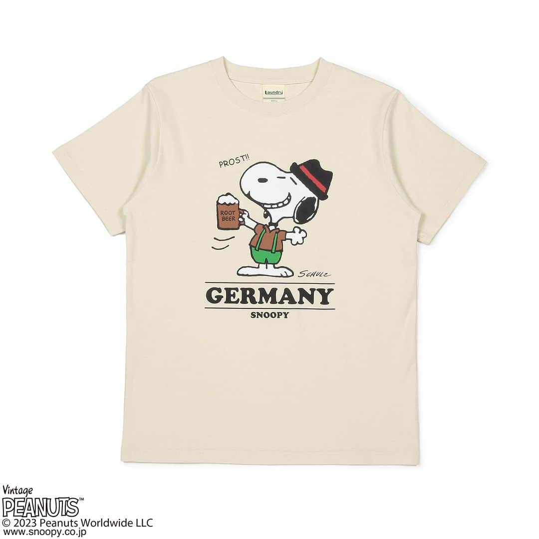 Laundry ランドリーさんのインスタグラム写真 - (Laundry ランドリーInstagram)「「PEANUTS」とランドリーのコラボアイテムコレクションに新作が登場。 今回のラインナップはTシャツ・ロンT・クルースウェット・ZIPパーカーと盛りだくさん☆  人気の"ROOT BEER"ではドイツの民族衣装を着たSNOOPYがみんなとPROST！ ロゴとSNOOPYが持っているルートビアーの泡は発砲プリントでぷっくり。  LAUNDRY 25周年のテーマとして掲げている『FUN』と PEANUTSの『FUN』を掛け合わせた"HAVE FUN"デザインは キャラクター達が集まり、なにやらわいわい。 SNOOPYとウッドストックは笑いが止まらず楽しそうな様子も♪  そして、デニム製品を作る際にどうしても出てしまう、 本来は捨てられてしまうデニムの切れ端を粉砕し綿と混ぜて糸にしたもので作るDENIM MIX Tシャツ。 生地の風合いにぴったりなヴィンテージアートをインディゴでプリントしました。    【発売日】2023年9月15日（金） ※LAUNDRYオンラインストアでは9月15日（金）12:00発売   2・3枚目：333-72009 PEANUTSコラボ GERMANY SNOOPY ZIPパーカー 10,780円（税込） ユニセックスS/M/L  アイボリー/グリーン/オレンジ  4枚目：333-92046 PEANUTSコラボ GERMANY SNOOPY Tシャツ 6,490円（税込） ユニセックスS/M/L  アイボリー/ネイビー/ボルドー  5・6枚目：333-72010 PEANUTSコラボ HAVE FUN クルースウェット 10,450円（税込） ユニセックスS/M/L  杢グレー/ネイビー/レッド  7・8枚目：333-93047 PEANUTSコラボ HAVE FUN ロングスリーブTシャツ 7,590円（税込） ユニセックスS/M/L アイボリー/スミクロ/マスタード  9・10枚目：333-92056 PEANUTSコラボ 038DENIMMIX Tシャツ 10,780円（税込） ユニセックスS/M/L/XL 生成り  #laundry038 #ランドリー #ピーナッツ #スヌーピー #スヌーピーコーデ #コラボアイテム  #半袖プルオーバーパーカー #パーカー #Tシャツ #Tシャツコーデ #Tシャツファッション  #ユニセックス #ユニセックスコーデ #ユニセックスファッション  #PEANUTS #SNOOPY #collaboration #コーディネート #ファッション #newarrival #newitem #codenate #fashion」9月12日 17時00分 - laundry_official