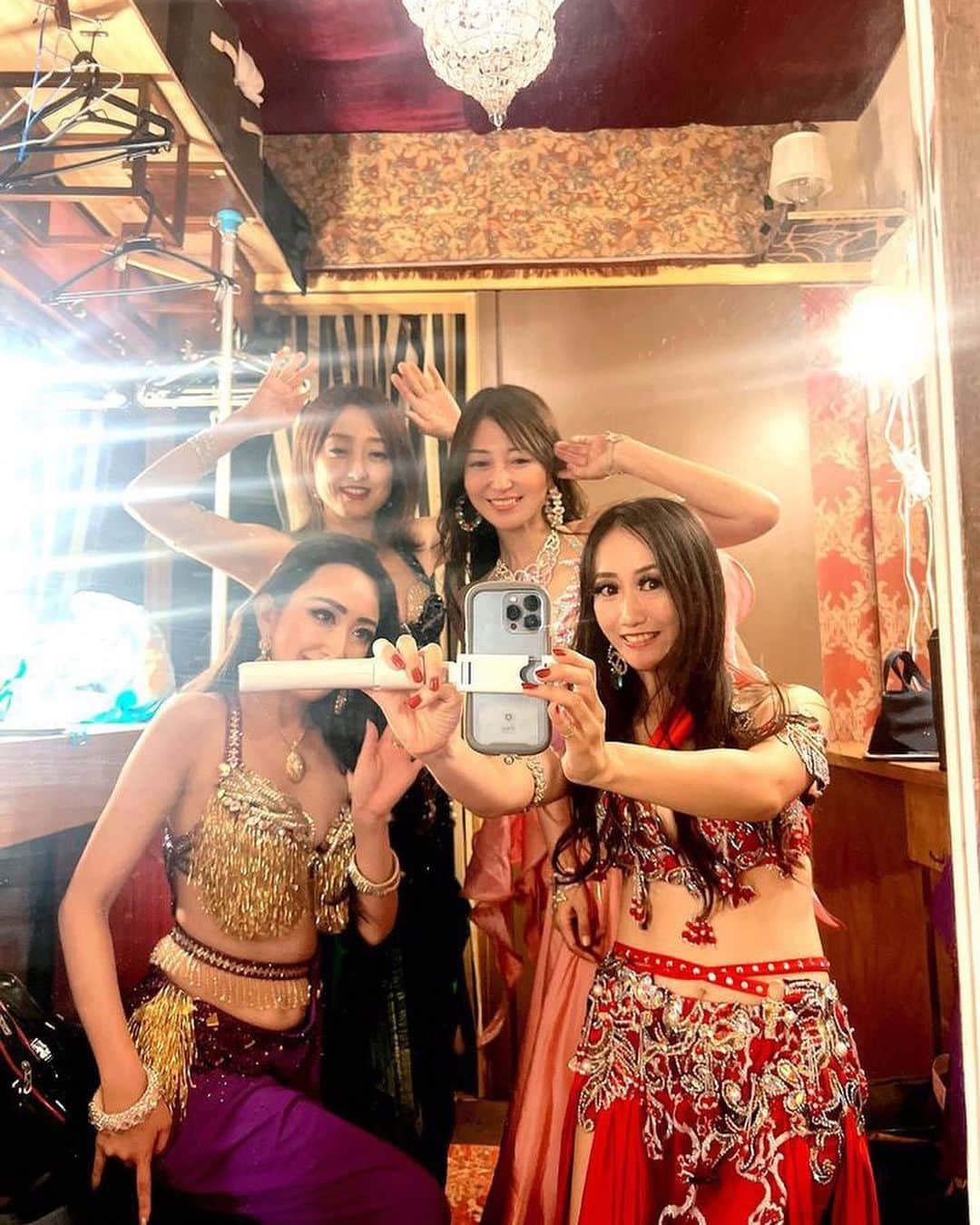 YAYOさんのインスタグラム写真 - (YAYOInstagram)「❤️❤️❤️❤️❤️❤️❤️  素敵な♡素敵な♡ 共演者の皆様と🙌❤️  会話が楽しく♪優しく踊りはレベルの高い皆さんと一緒に過ごせて楽しかったです♡ ありがとう❤️❤️❤️ @yumigona  @erika_01_09  @emina_yu.hi  @0gawa725  @megumi9797  @sayuuuu02   人と人を繋いでくれるダンスってやっぱり素晴らしい✨ ベリーダンスの輪がもっともっと広がりますように🙌  素敵な皆さんと またいつか♡ ご一緒できますように🥰❤️❤️❤️  #ベリーダンスハフラショー東京 #ベリーダンス仲間 #ベリーダンサーズ  #シルクロードカフェ東京 #シルクロードカフェ錦糸町  #ベリーダンスステージ」9月12日 22時36分 - yayobelly