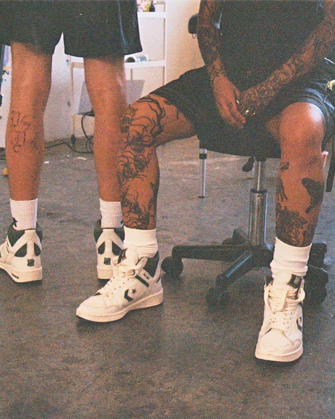 converseさんのインスタグラム写真 - (converseInstagram)「The iconic Converse Weapon is back, this time with @undefeatedinc in their signature camo colors 🏍️ #CreateNext  Swipe to see how @mr.dirtbike_kid, @martineali, @tatgeo_, and @blackpowerviolence wear their pair 📸 @alexisjadegross  Available September 14 on Converse.com.」9月12日 23時00分 - converse