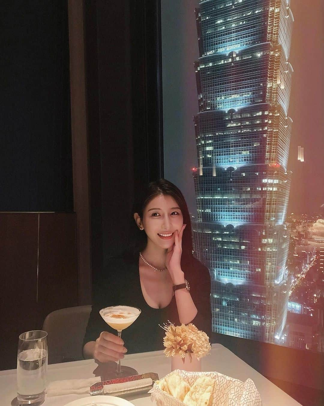 亜里沙さんのインスタグラム写真 - (亜里沙Instagram)「🧡 One of my fav restaurant in Taipei. Good food🇮🇳view🌟music🎵 @saffron46.taipei #saffron46  #alisa_in_taiwan #台湾 #台灣 #taiwan  #台北 #taipei #台湾生活 #台湾留学 #台湾旅行 #台湾観光 #台灣景點 #台灣旅遊 #台灣旅行  #taiwantravel #taiwantrip」9月12日 17時23分 - alisa_0302