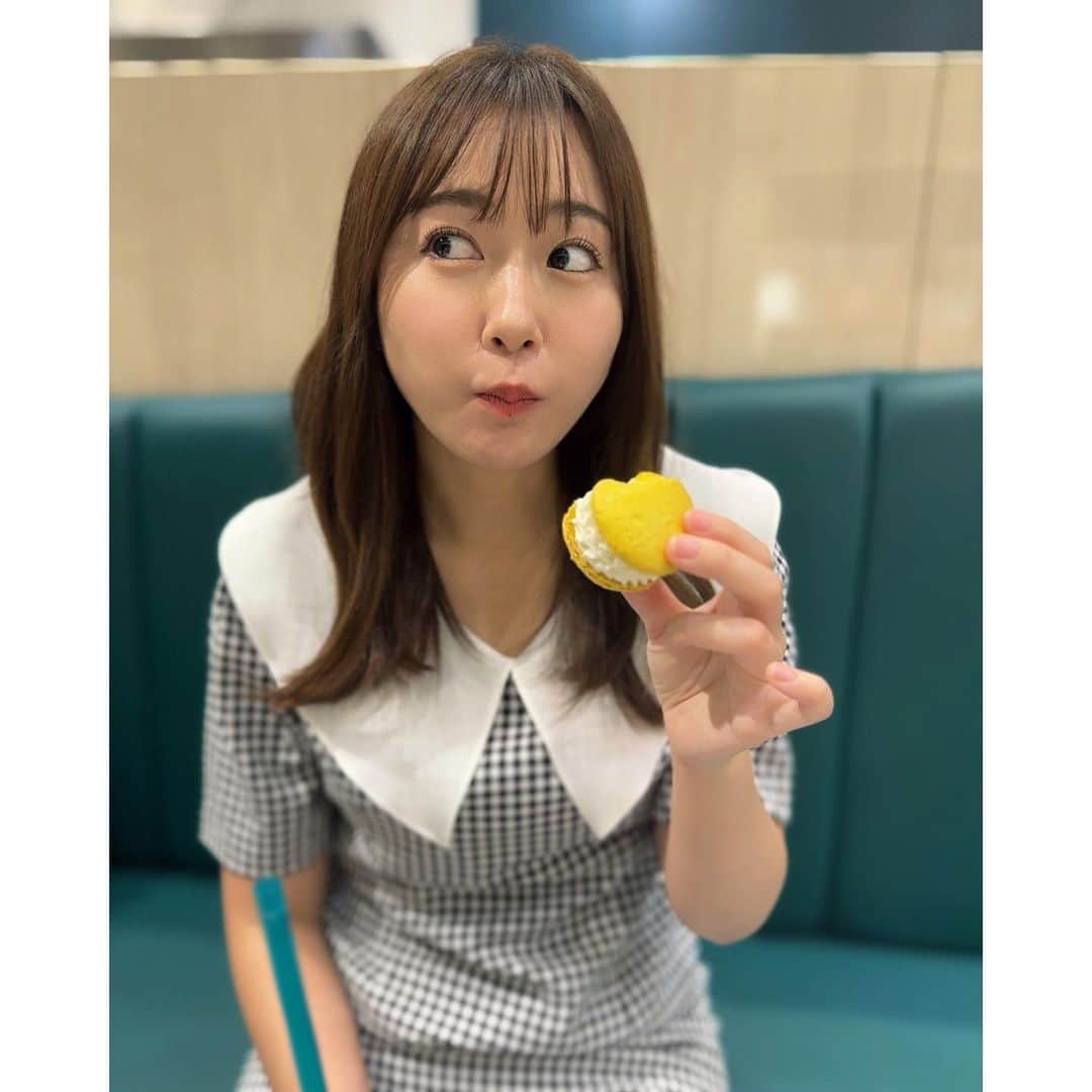 多田愛佳さんのインスタグラム写真 - (多田愛佳Instagram)「お久しぶりの投稿ですみません💦 私は元気でして、大好きならマカロンを食べましたよ💕 こんなの食べてるから痩せられないんだ😆  今回食べたのはピュアバニラとクッキーアンドクリームだったかな🙃美味しかった‼︎  最後変な顔🤣」9月12日 17時58分 - lovetannnnnn