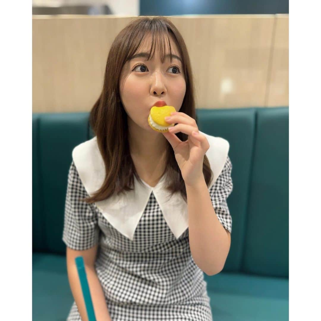 多田愛佳さんのインスタグラム写真 - (多田愛佳Instagram)「お久しぶりの投稿ですみません💦 私は元気でして、大好きならマカロンを食べましたよ💕 こんなの食べてるから痩せられないんだ😆  今回食べたのはピュアバニラとクッキーアンドクリームだったかな🙃美味しかった‼︎  最後変な顔🤣」9月12日 17時58分 - lovetannnnnn