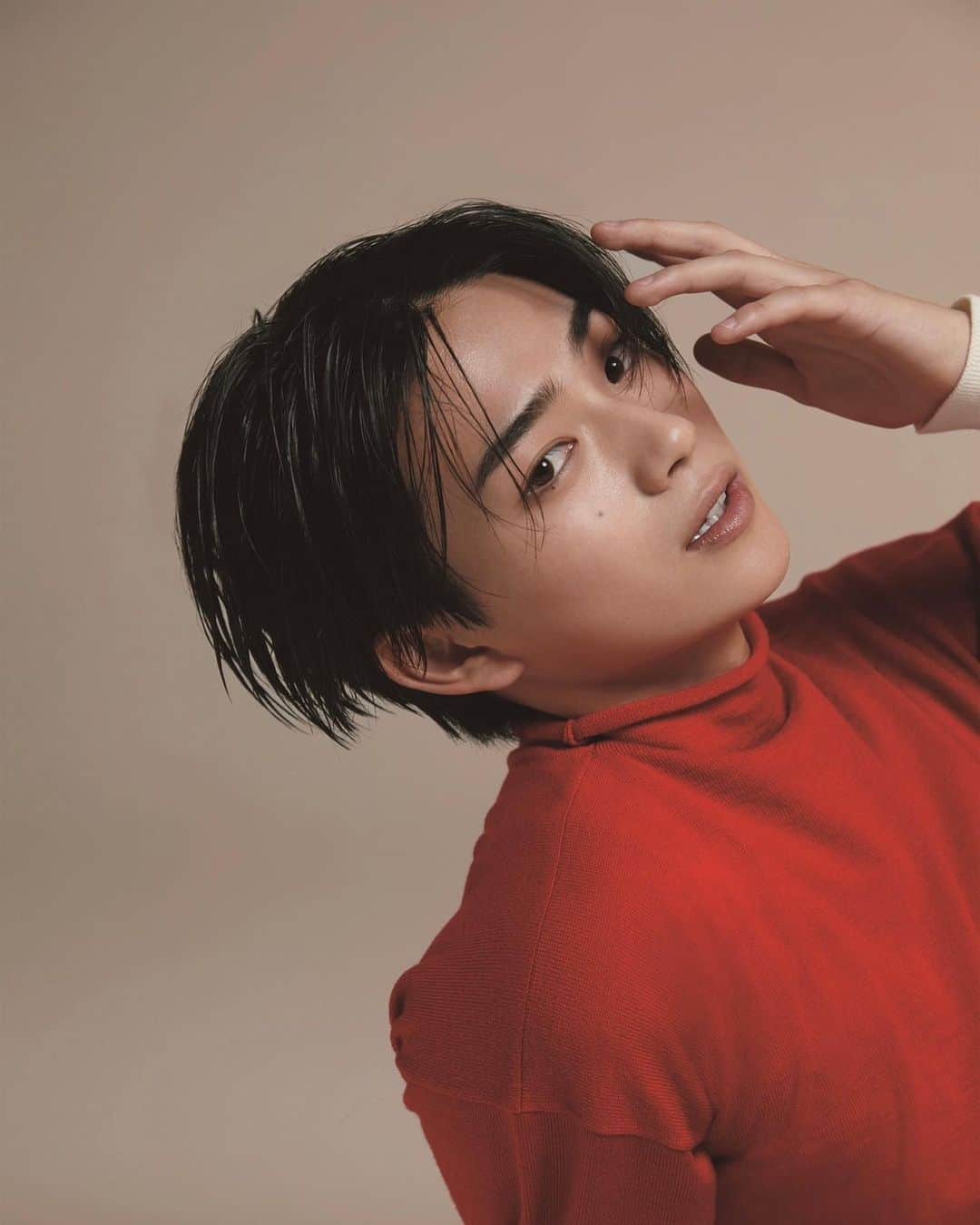 岩瀬洋志のインスタグラム：「sweet 10月号  9月12日 発売  @sweet_editors   皆様 是非😏」