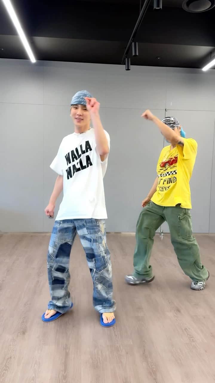 SHINeeのインスタグラム：「[공지] KEY X 태용 'Good & Great' 챌린지 공개   #KEY #키 #SHINee #샤이니 #Good_and_Great #KEY_Good_and_Great #Good_and_Great_Challenge #굿앤그레이트챌린지 #SHORTee  #TAEYONG #태용 #NCT #NCT127 @bumkeyk @nct @nct127 @taeoxo_nct」