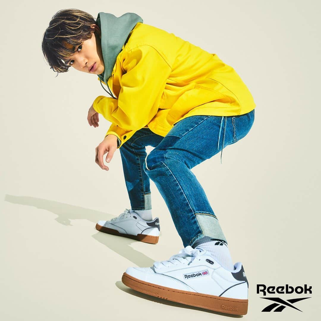 Reebok JPのインスタグラム：「Reebok｜SixTONES “Autumn Kicks"  「CLUB C BULC」  メンバー着用の #クラブシー を今すぐチェック！  🔗詳細はこちら https://reebok.jp/contents/rjba2023-aut  #Reebok #リーボック #SixTONES #AutumnKicks #髙地優吾」