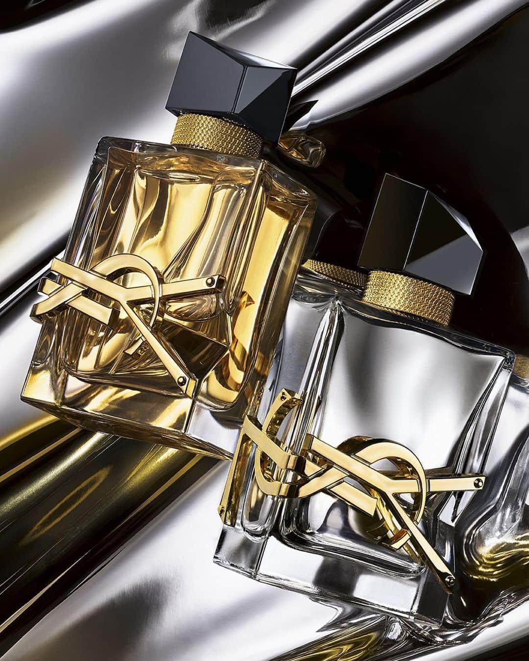 Yves Saint Laurent Beautyさんのインスタグラム写真 - (Yves Saint Laurent BeautyInstagram)「The boldest expression of freedom. LIBRE L'ABSOLU PLATINE, a bold twist on LIBRE EAU DE PARFUM, pushes preciousness to new heights with the highest concentration ever on LIBRE.     #YSLBeauty #Libre #FreedomDoesntWait #AbsolutelyLibre」9月12日 18時00分 - yslbeauty