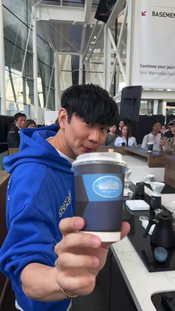 林俊傑のインスタグラム：「#MiracleRacingTeam @miraclecoffeesg @artsciencemuseumsg」