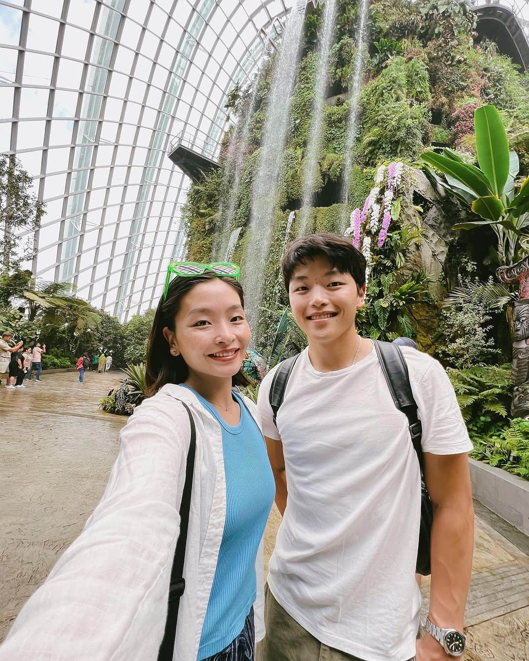 マイア・シブタニのインスタグラム：「We’re in Singapore!! 🇸🇬 Our first visit was in 2018 and we’re so happy to be back. Looking forward to a great week!   @milkeninstitute @goldhouseco #singapore #asiasummit」