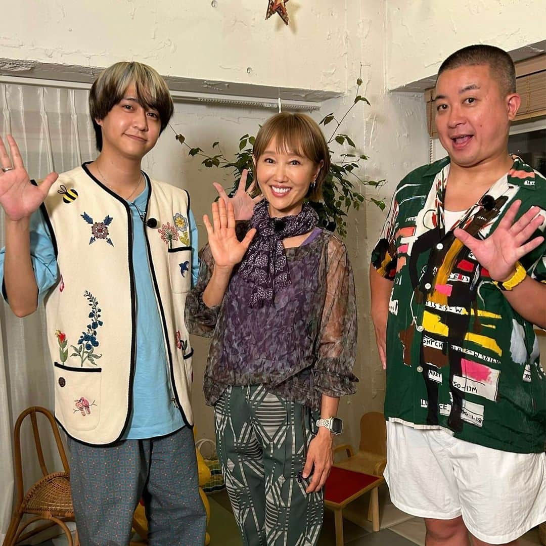 日本テレビ「ヒルナンデス！」さんのインスタグラム写真 - (日本テレビ「ヒルナンデス！」Instagram)「. 今日は日テレ宇宙DAYということで、ゲストは#野口聡一 さんでした👨‍🚀🚀  #梅澤廉 アナ34回目の密着ロケは、スーパートライアルへ！安くて大容量の商品の数々に最先端のカートまで！驚きが止まりませんでした✨✨  そして、今日18時発表の料理レシピ本大賞から、ノミネートされている本のレシピをご紹介！私はレンジで天津飯を作りましたが、本格的な味がすぐに作れて楽しかったです😋  リフォームの達人、今回のお家は全ての部屋が繋がっていましたね😳やはり生活動線が大事なんだなぁと毎回見ていて感じます！病院で使われているシンクを採用するアイデア、すごかったです！  🌼明日のヒルナンデスは〜？🌼  ①商店街¥ジョイグルメウォーク 商店街の端から端まで食べ歩き！今回は東京商店街グランプリ第一位！東京・北区「十条銀座商店街」へ！  ②このグルメ誰の行きつけでSHOW 厚さ3センチのブランド牛厚切り牛タンを愛するスターは誰⁉️  ③笑い飯　哲夫厳選！まだ間に合う！今から楽しめる秋の花火大会をクイズでご紹介  #ヒルナンデス #工藤夕貴 #八乙女光 #松尾駿 #浦野モモ (C)日本テレビ」9月12日 18時18分 - hirunandesu_ntv_official