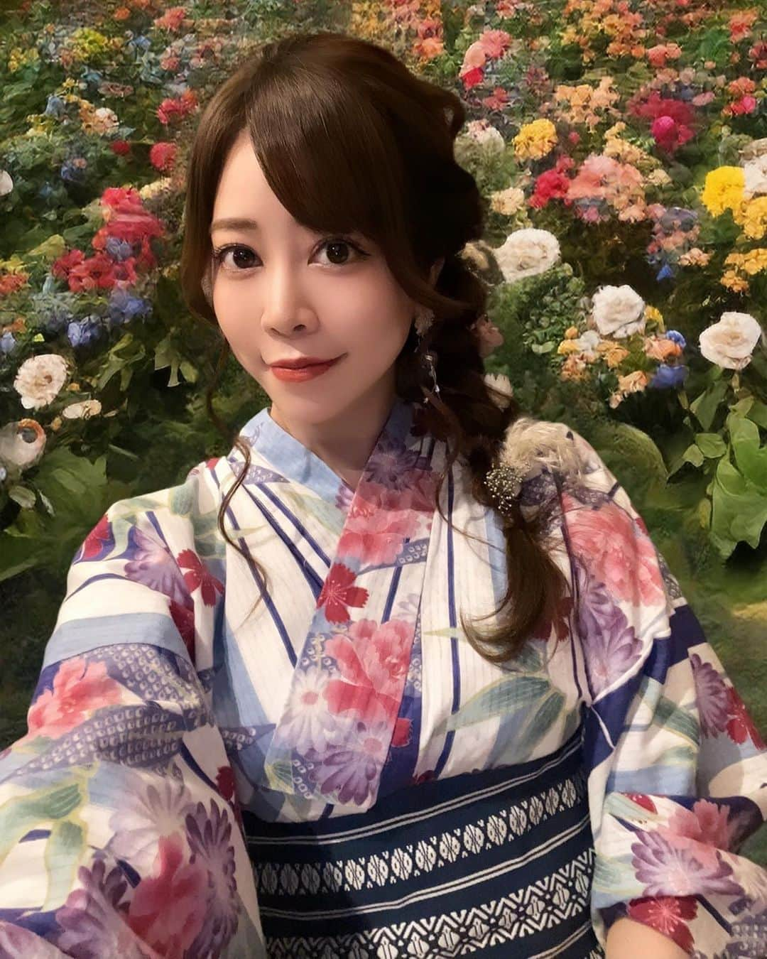 薄井美樹のインスタグラム：「． 夏らしいこと やっとできたぁ🥺💕 　 少し前に伸ばしてた 前髪切っちゃった✂︎✂︎」