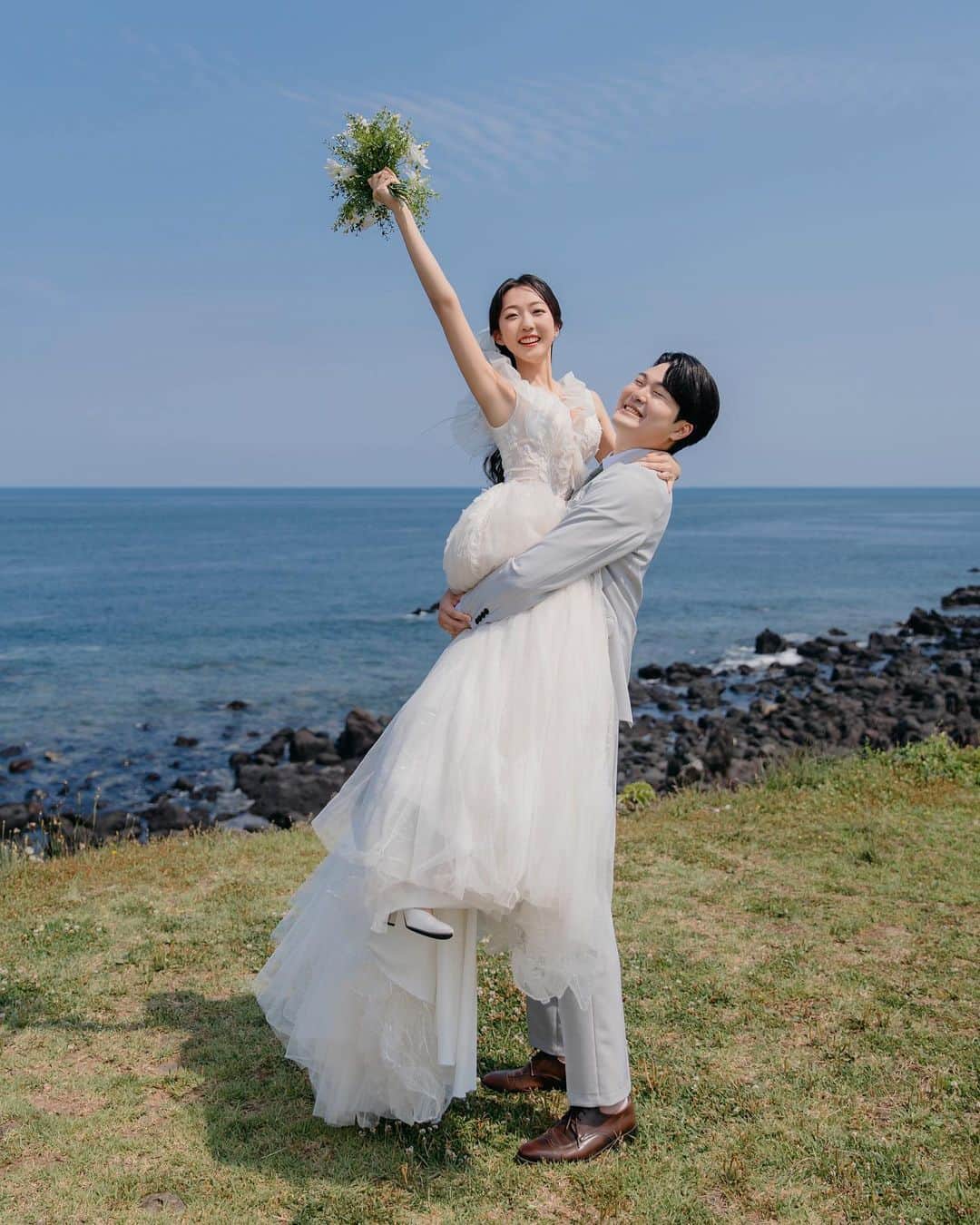 のインスタグラム：「행복한 하루를 담아내기 ! :)   /」