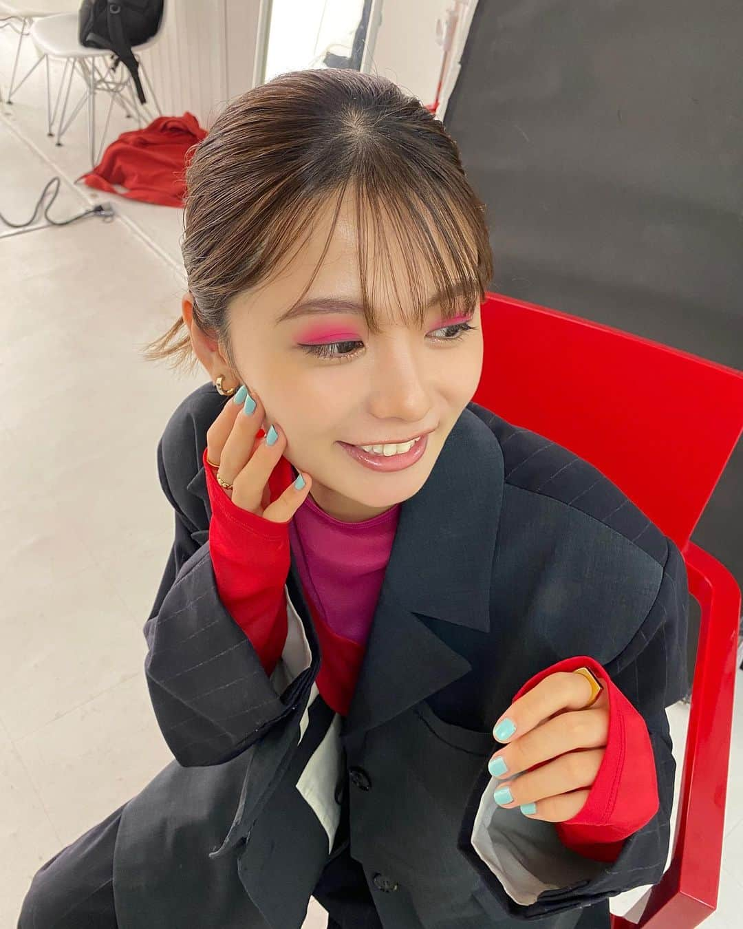 足立佳奈さんのインスタグラム写真 - (足立佳奈Instagram)「ビビットな日。💄 お気に入りの作品ができたの。  #わかる人にはわかる作品っ。 #GETしてくれた子？？ #ファンクラブ限定」9月12日 18時40分 - kana1014lm