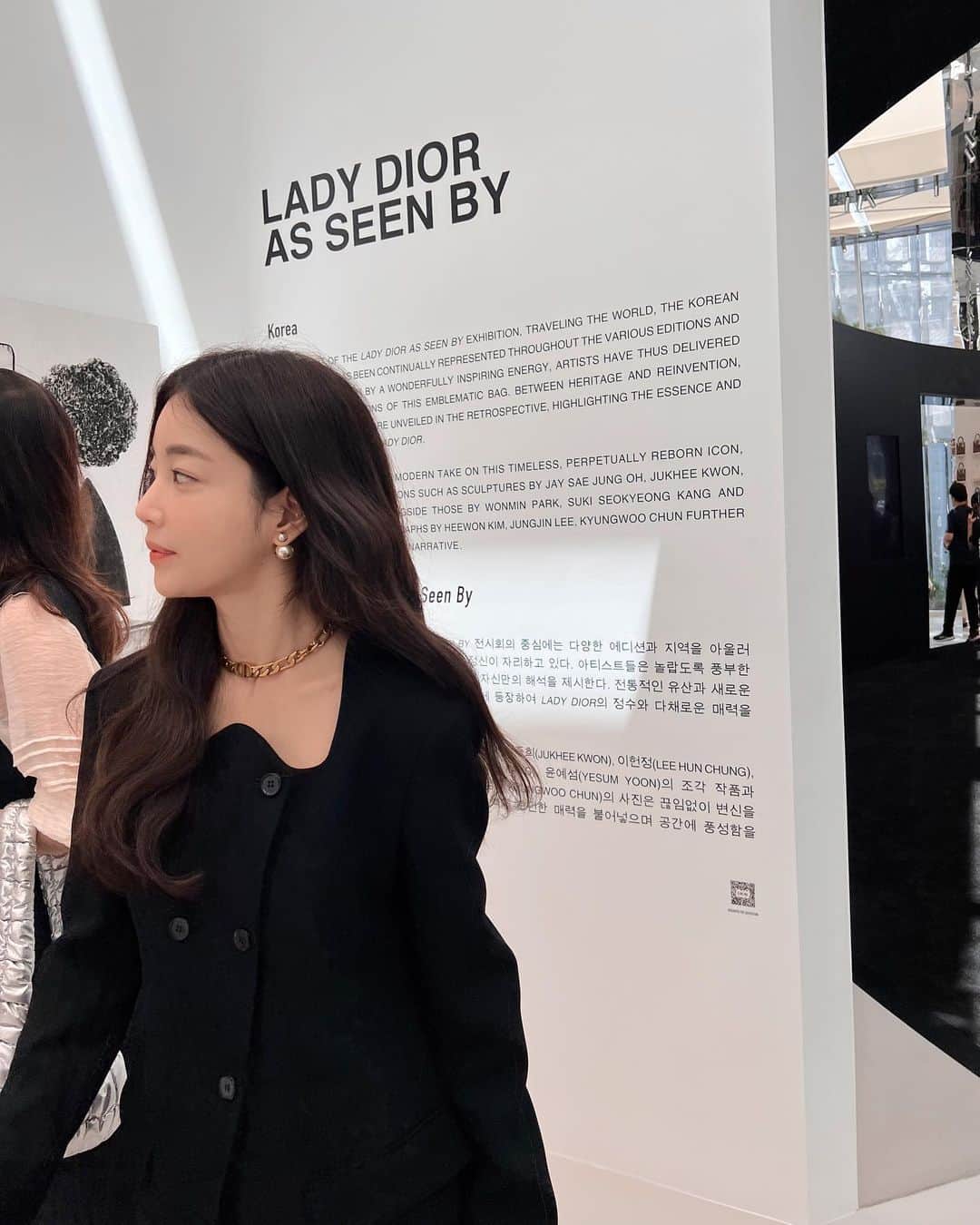 キ・ウンセさんのインスタグラム写真 - (キ・ウンセInstagram)「저두 와봤지요 🤘🏻 한국 아티스트와 함께 하는 'Lady Dior celebration' 전시예요 와🤤  . .  #LadyDior#Dior  #kiootd🌿 #ootd」9月12日 18時44分 - kieunse