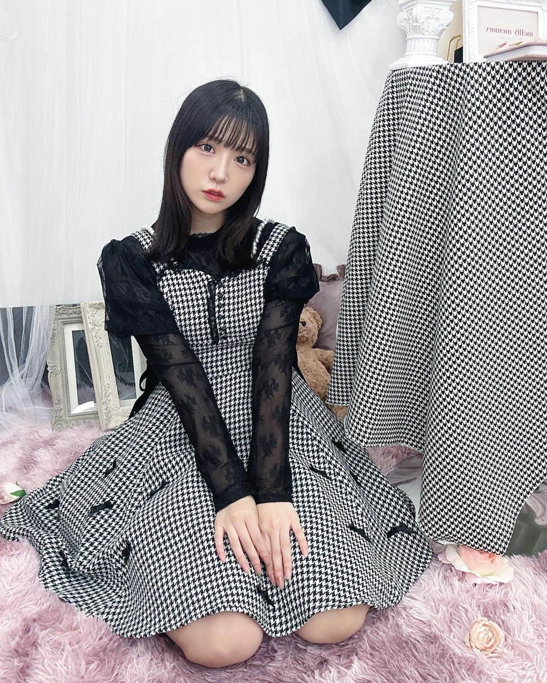 のインスタグラム：「. 甘々も好き？🐇💕  👗(@mellfymemory )」