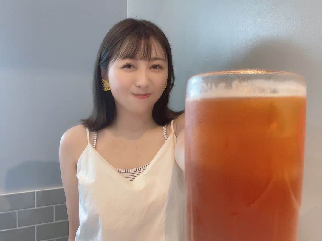 のインスタグラム：「・ ・ まだまだ暑いねっ☀️ 今週も頑張ろうねっ！乾杯🍻 ・ ・ ・ 心変わりの相手は私にしてみない？💎  《SNS》 🌻YouTube（２つやってます✌️） ⚫︎アラサーほろよい隊  ⚫︎はるはるチャンネル (ストーリーズハイライトから飛べます✈️） 🌻Twitter  @ Haru2nrun 🌻TikTok  @ haru2n.run ・ ・ #女優#俳優#ダンサ#RIZINガール #新人YouTuber #YouTuber #チャンネル登録お願いします  #大人女子#ビール女子 #グルメ女子  #お酒好き女子 #お酒好きな人と繋がりたい  #ビール部 #お酒好きと繋がりたい  #アラサー女子#アラサー独身女子 #アラサー独女  #いいね歓迎 #フォロー大歓迎  #japanesegirl #instagood #like4like」