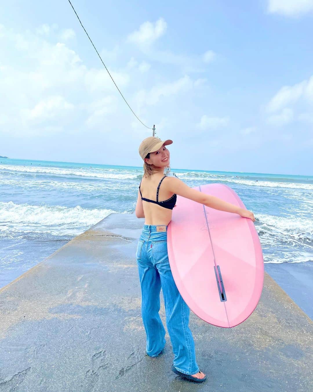 牧野広実のインスタグラム：「⑅◡̈*  　　　　 9/11に誕生日を迎えました☻  素敵な女性になれるように頑張ります🌹　　 　　　　　 いつも応援してくれるみんなありがとう！　 これからも、どうぞ宜しくね🐶　　　 　　　　　 　　　　 #surfing #surfgirl #サーフィン #サーフィン女子 #誕生日 #birthdaygirl」