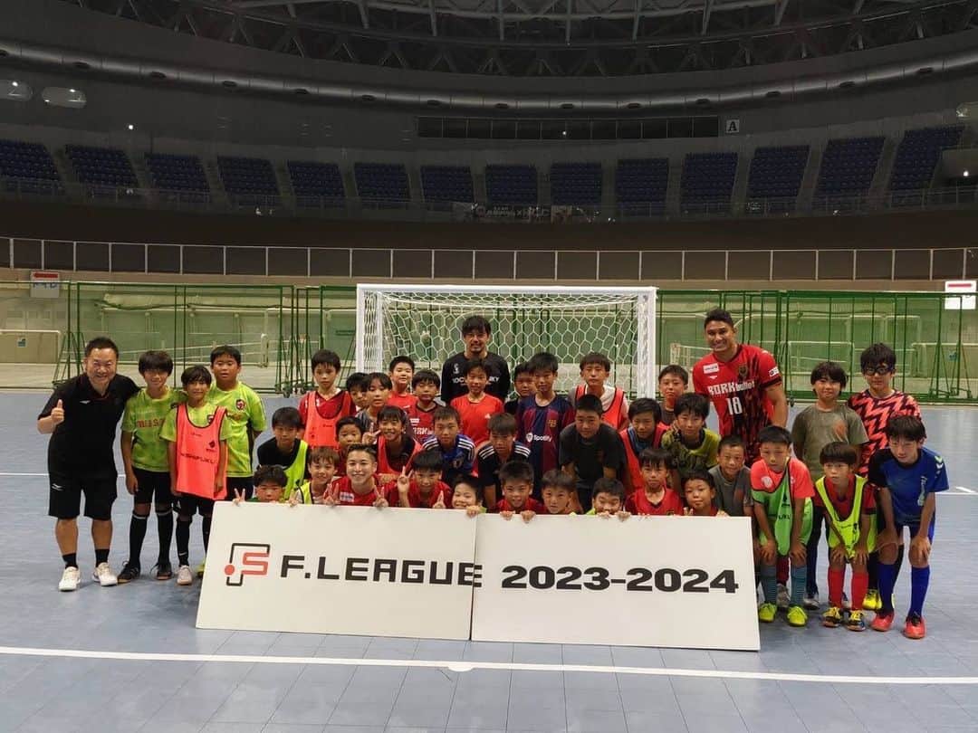 のインスタグラム：「フットサルアンバサダー　お仕事してきましたよー！ 北九州のみんなに会えてよかったでーす。  またみなさん呼んでね〜！  #futsal #ボルクバレット北九州  #九州 #enjoy #football」