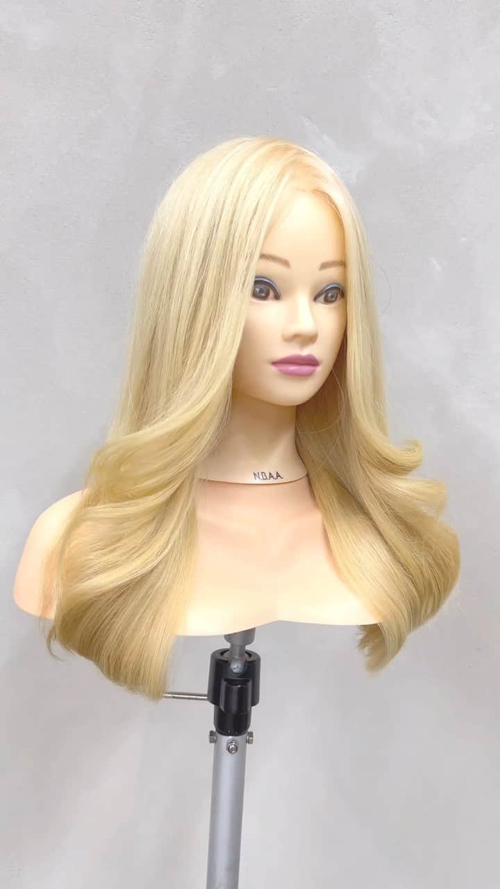 鶴谷和俊のインスタグラム：「✂︎ロングヘアカット✂︎   Long Hair Layered Cut 롱 헤어 레이어드 컷  長髮分層剪  长发分层剪 長髮分層剪   #カット #ヘアカット #ヘアスタイル #髪型 #ทรงผม #ตัดผม #頭髮款式 #剪頭髮 #hair  #hairstyle #hairstyles #hairstyleideas #hairstylest #hairstyle #hairstylevideo #머리스타일 #머리스타일 #긴머리레이어드컷  #긴머리레이어드펌  #레이어드컷  #레이어드펌  #c컬  #여자머리  #여신머리  #하움 #허그컷  #허그펌」