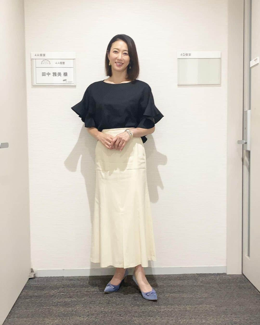 田中雅美さんのインスタグラム写真 - (田中雅美Instagram)「8月30日 テレビ朝日「グッドモーニング」で着用した衣装はこちらでした。  ・ ・  トップス #マクルール  ボトムス #doneeyu  アクセサリー @abiste_official  シューズ #dianashoes  #テレビ朝日 #グッドモーニング #衣装 #田中雅美 #水曜日 #コメンテーター #goodmorning」9月12日 19時33分 - tanakamasami_official