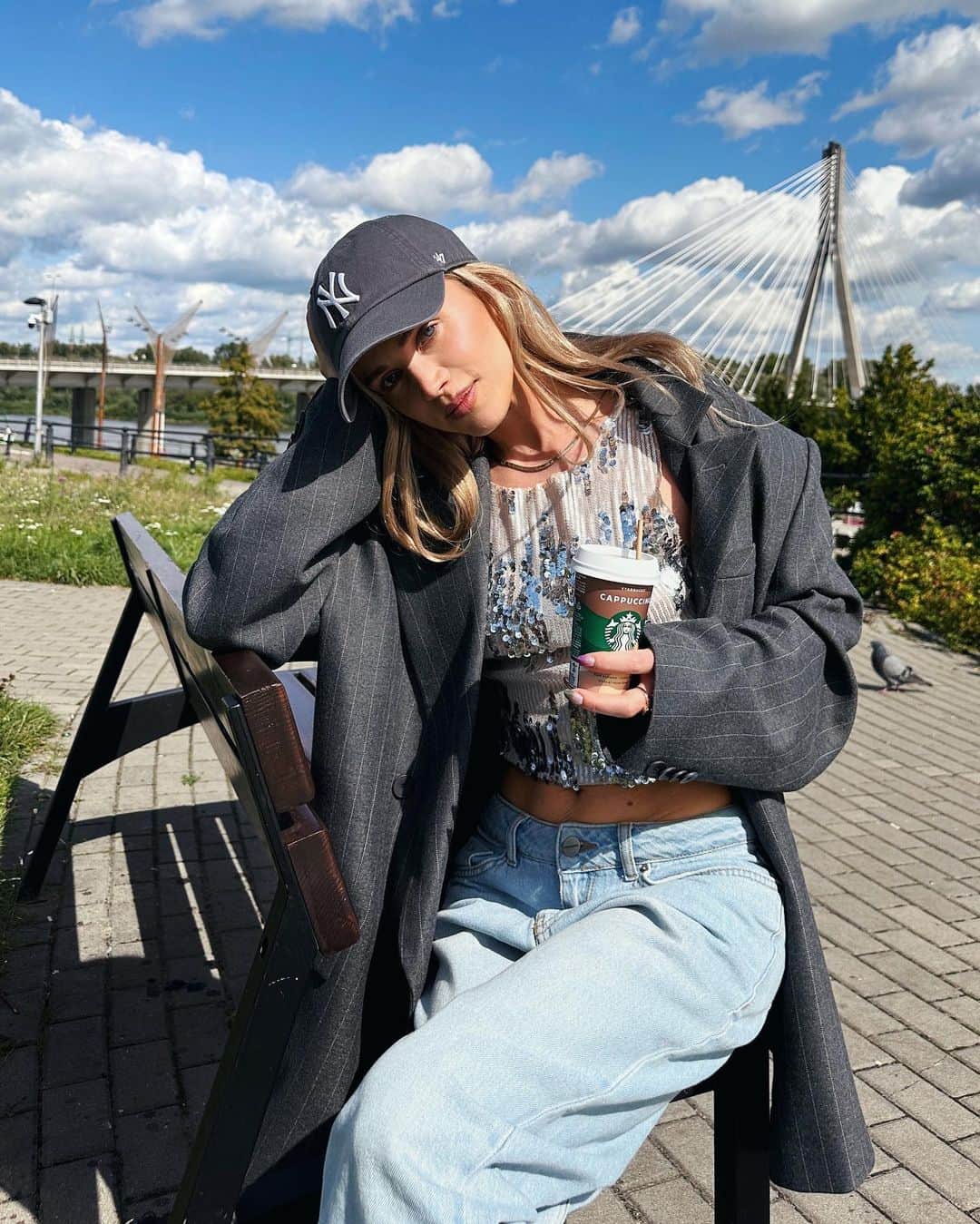 Juliett K.さんのインスタグラム写真 - (Juliett K.Instagram)「Wyśmienity chilling… z wyśmienitą, orzeźwiającą kawą? Polecam Starbucks Chilled Classic💫 Spacer, praca, spotkanie u znajomych… Ty decydujesz gdzie Ci będzie towarzyszyć 👍🏼 @starbuckschilledcoffee #współpracareklamowa #IcedCoffee #StarbucksChilledCoffee #StarbucksChilledClassics #Take10」9月12日 19時38分 - maffashion_official