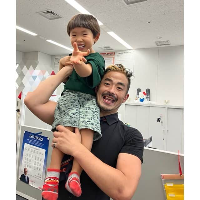 NON-Pさんのインスタグラム写真 - (NON-PInstagram)「楽しい土曜日をありがとう🩷🩵🤍💚💛  子供がたちが楽しそうで、何もより☺️  色々と、とんとん拍子に進んで見えて来たので、  『会いたい人たちには会いに行く』 『恩をしっかり返す』  精神で、毎日を悔いなく過ごそうと思います。  みんな、大好き❤ ありがとう❤️  #friend #みんな大好き #ありがとう #❤️」9月12日 19時40分 - nonp_mam