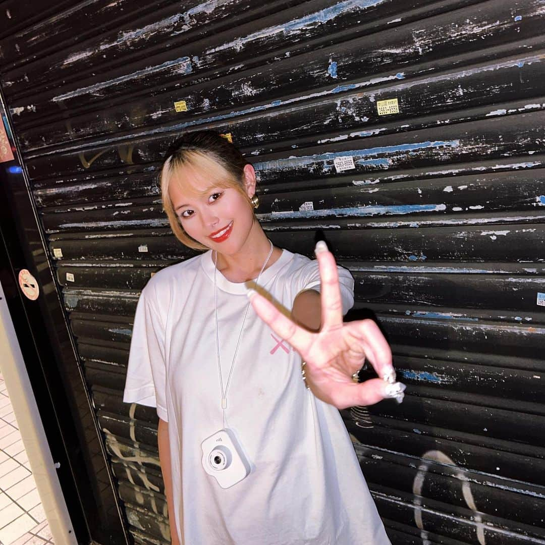 小山美玲さんのインスタグラム写真 - (小山美玲Instagram)「かわちいTシャツゲット  #ユニクロ #kaws」9月12日 19時41分 - mirei_62888