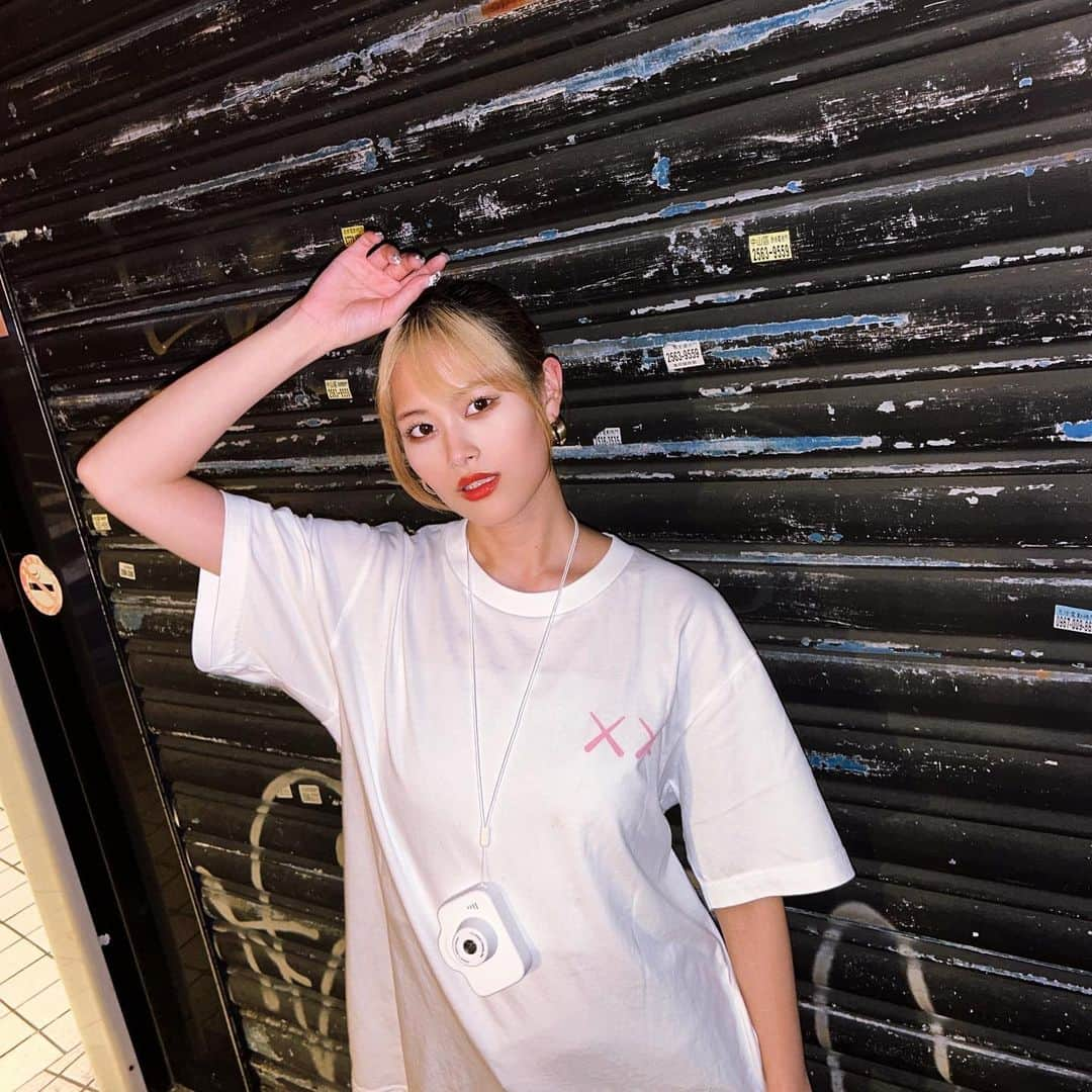 小山美玲さんのインスタグラム写真 - (小山美玲Instagram)「かわちいTシャツゲット  #ユニクロ #kaws」9月12日 19時41分 - mirei_62888